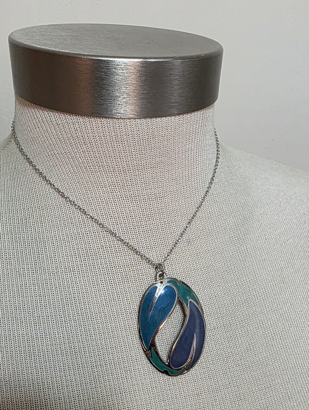 Vintage Edgar Berebi Cut Out Enameled Pendant Necklace